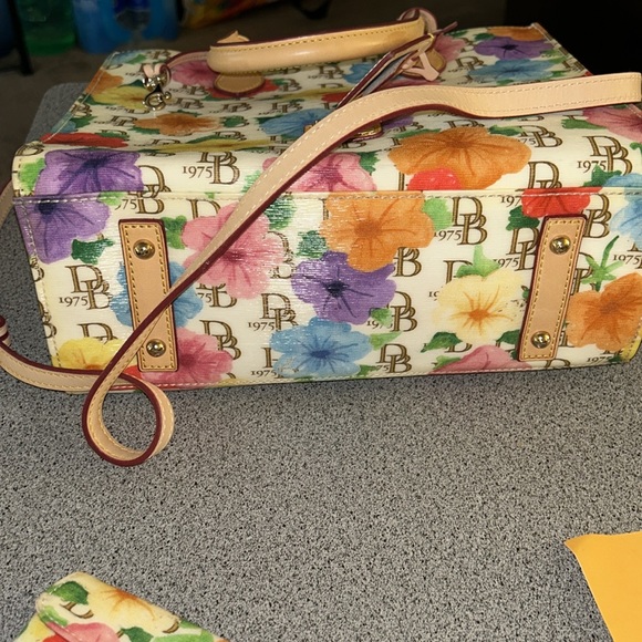 Dooney & Bourke Coated Floral Print Janine Satchel-5 Pieces included/bundle - Picture 12 of 17